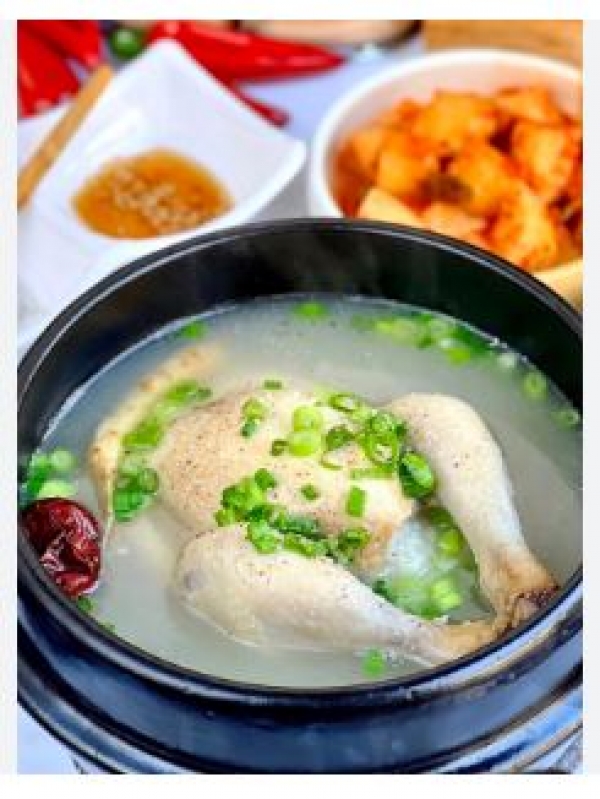 Baegsug-chicken stew